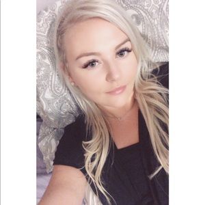 Meet your Posher, Cassandra